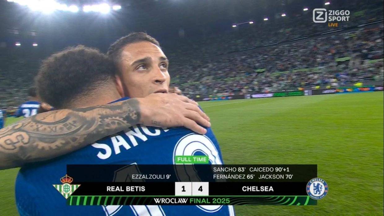 曝贝蒂斯欲先买下半个安东尼！曼联拒绝再次出租，至少要卖3250万